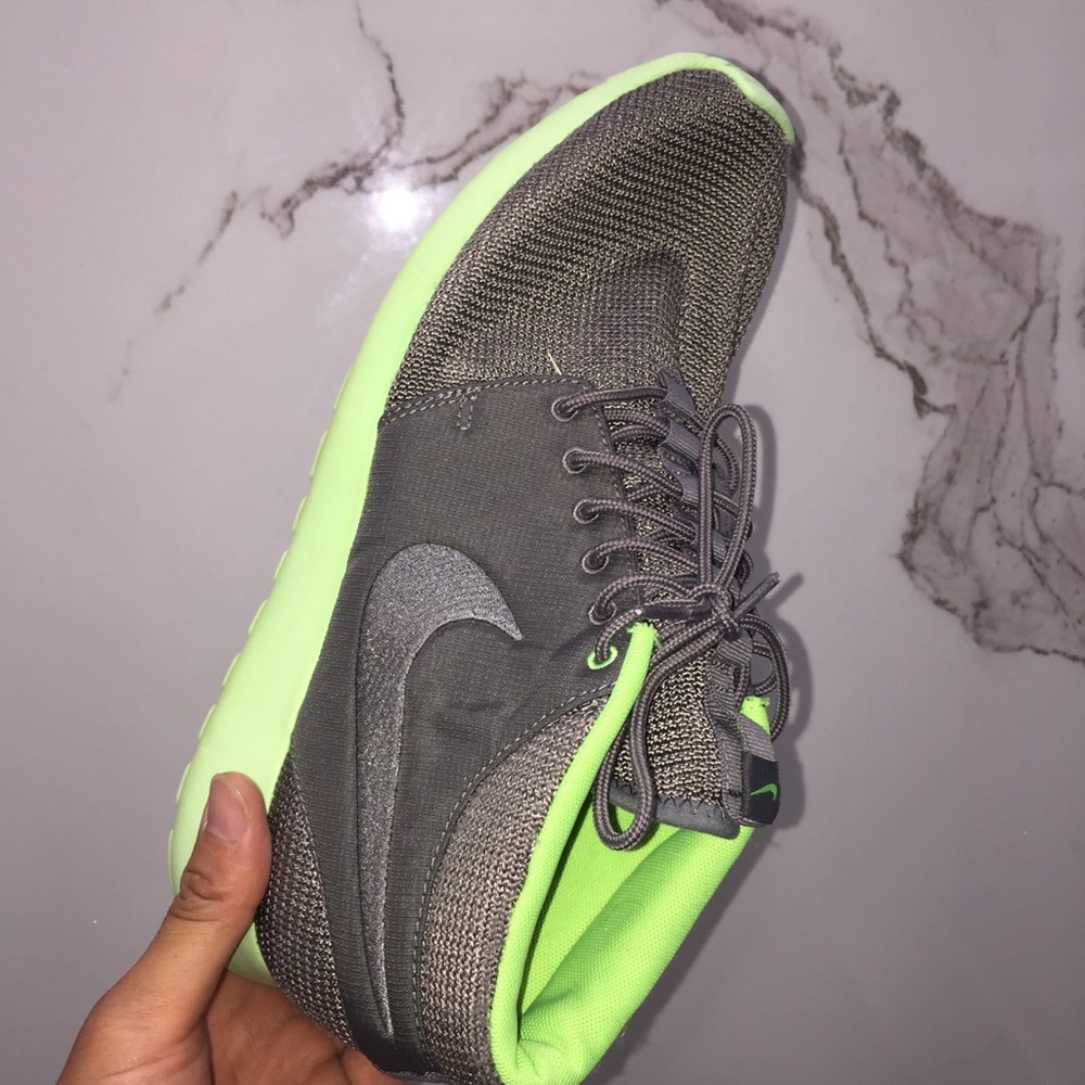 Nike High Top Roshe Size 10.5